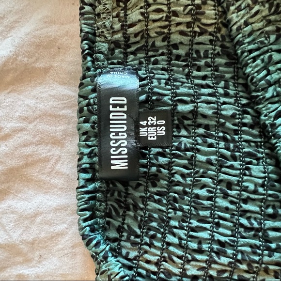 Missguided smocked green babydoll dress - Picture 9 of 9